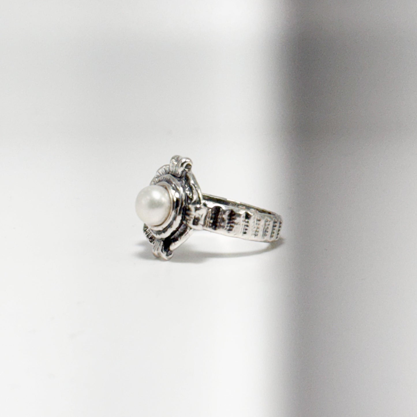 RING ROMAN COLLECTION DESIGN 222