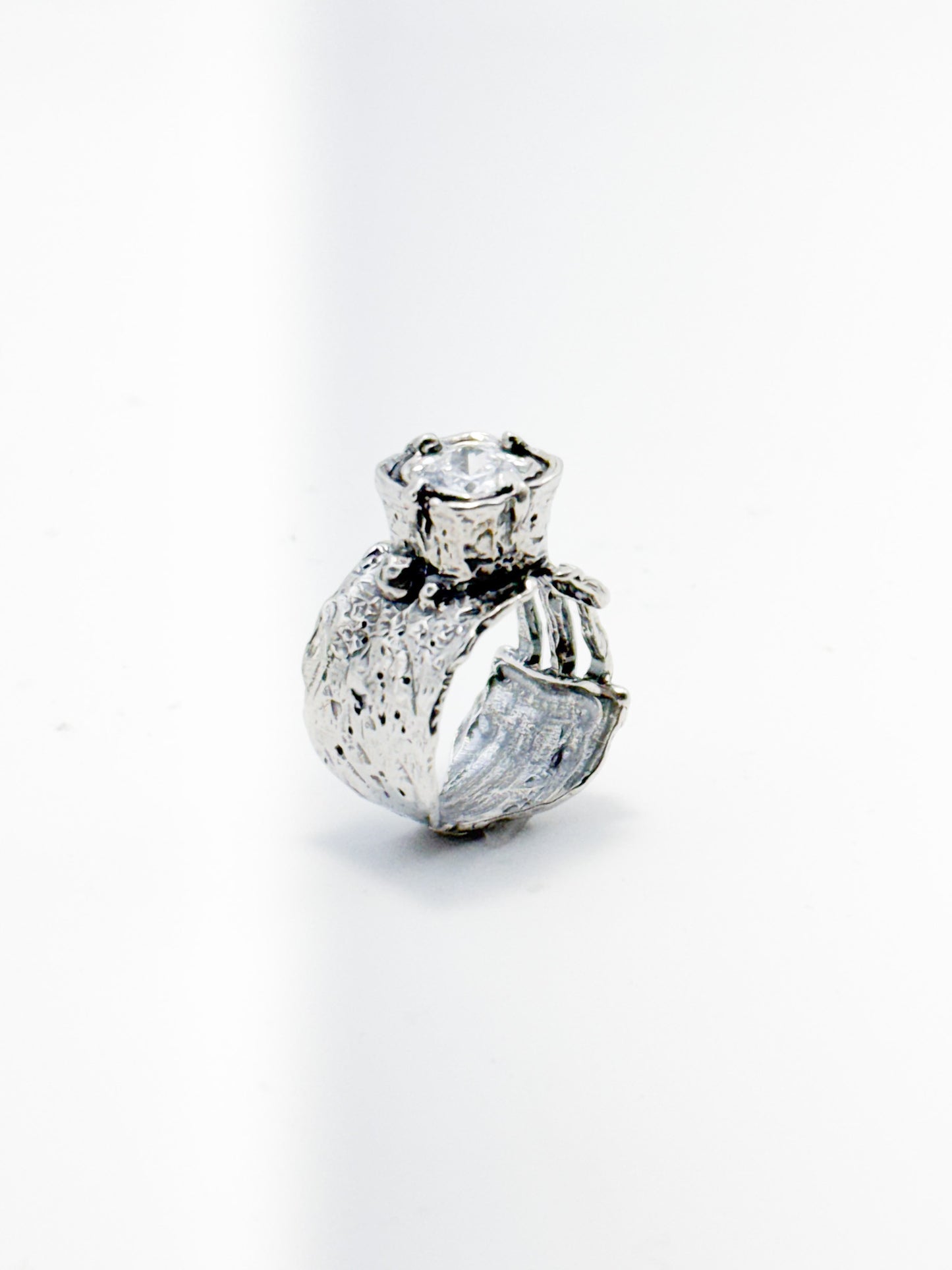 RING ROMAN COLLECTION DESIGN 221