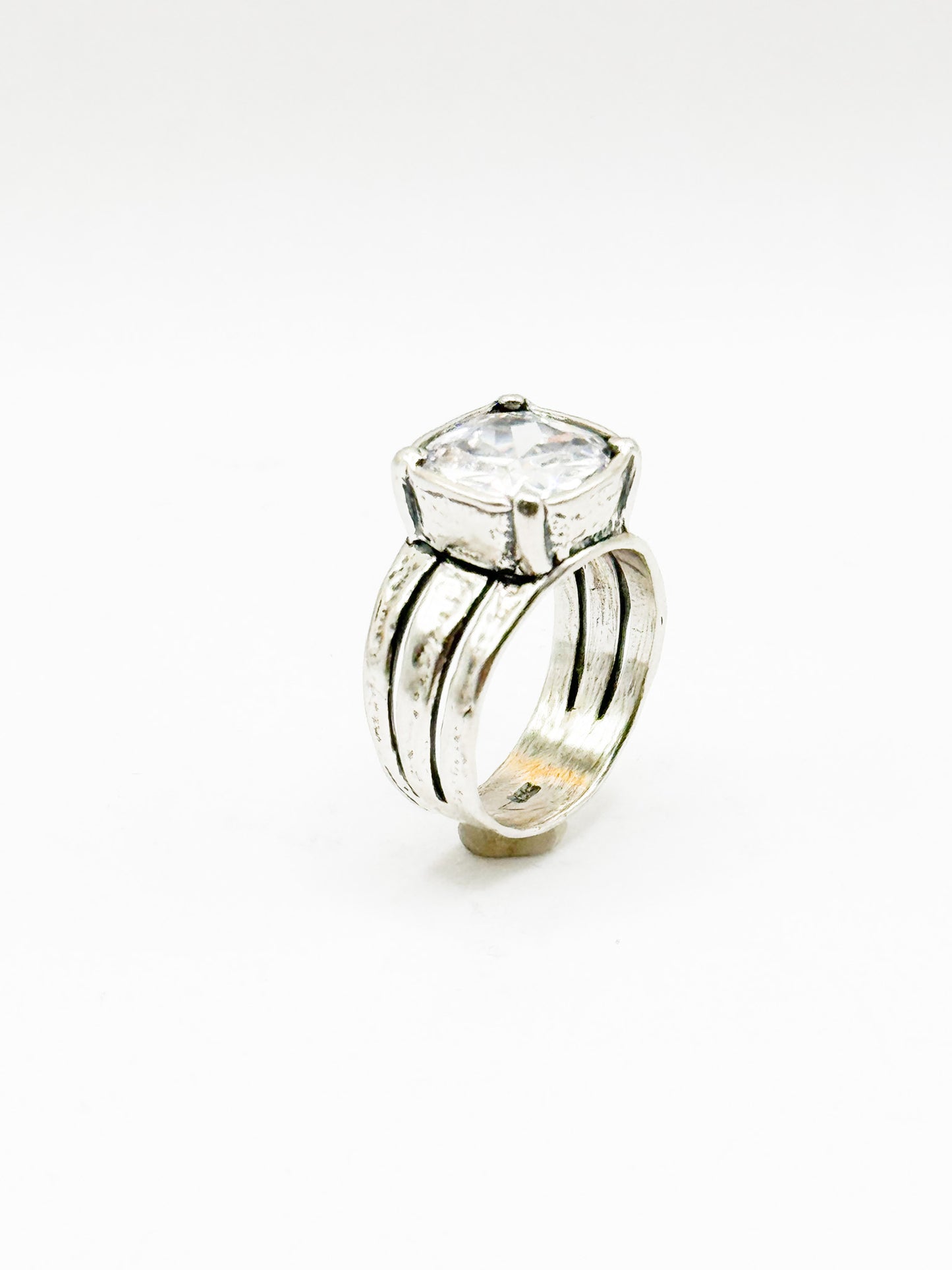 RING CONTEMPORARY COLLECTION DESIGN 383